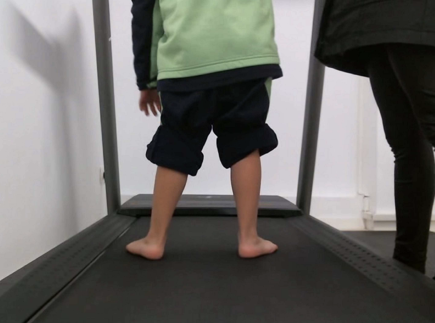 Valoración biomecánica marcha infantil 3 años Clinik Podologia Terrassa